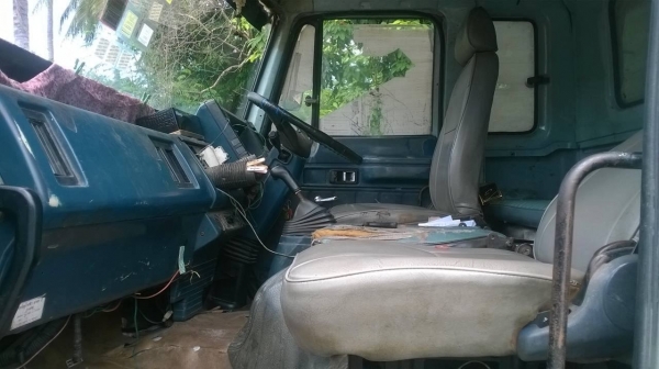 ขายรถล่อง 10 ล้อ เพลาเดียว ROCKY FVM32MR เครื่อง 6HE1 195 แรงม้า คัสซีสวยตลอดเส้น เบรคทิฟฟี่ พาวเวอร์ แอร์เย็น ทะเบียนพร้อมโอนครับ