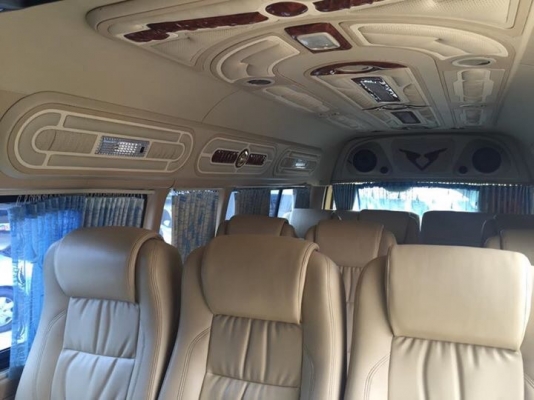 TOYOTA COMMUTER 2.5. ปี 06 เกียMT โทร 0877758887 นาง