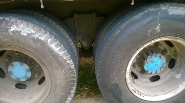 ขายรถล่อง 10 ล้อ เพลาเดียว FVM12MY เครื่อง 6BF1 185 แรงม้า คัสซีสวยตลอดเส้น เบรคลมดัน พาวเวอร์ แอร์ครบ ทะเบียนพร้อมโอนครับ