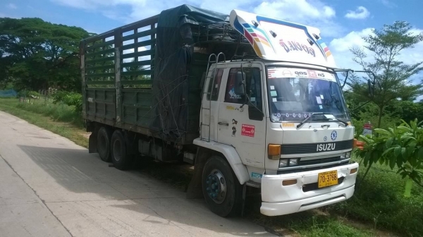 ขายรถล่อง 10 ล้อ เพลาเดียว FVM12MY เครื่อง 6BF1 185 แรงม้า คัสซีสวยตลอดเส้น เบรคลมดัน พาวเวอร์ แอร์ครบ ทะเบียนพร้อมโอนครับ