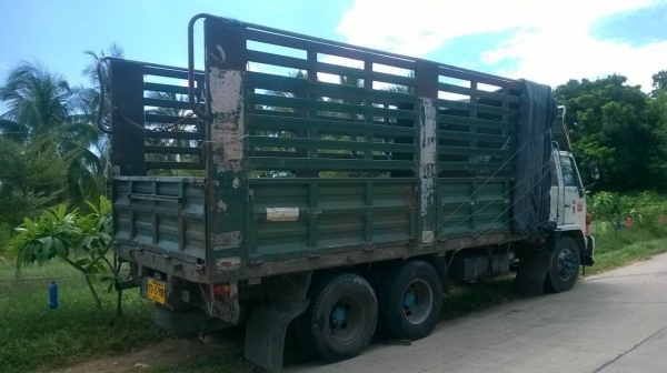 ขายรถล่อง 10 ล้อ เพลาเดียว FVM12MY เครื่อง 6BF1 185 แรงม้า คัสซีสวยตลอดเส้น เบรคลมดัน พาวเวอร์ แอร์ครบ ทะเบียนพร้อมโอนครับ