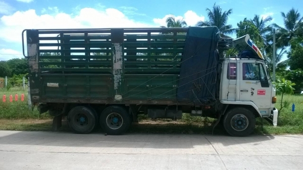 ขายรถล่อง 10 ล้อ เพลาเดียว FVM12MY เครื่อง 6BF1 185 แรงม้า คัสซีสวยตลอดเส้น เบรคลมดัน พาวเวอร์ แอร์ครบ ทะเบียนพร้อมโอนครับ