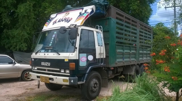 ขายรถล่อง 10 ล้อ เพลาเดียว FVM12MY เครื่อง 6BG1 ฝาส้ม 175 แรงม้า คัสซีสวยตลอดเส้น เบรคลมดัน พาวเวอร์ แอร์ครบ ทะเบียนพร้อมโอนครับ