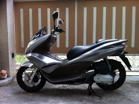 ขออนุญาติขาย HONDA PCX 125-i  สีพิเศษ เทาเมทัลลิค ฟรีค่าโอน