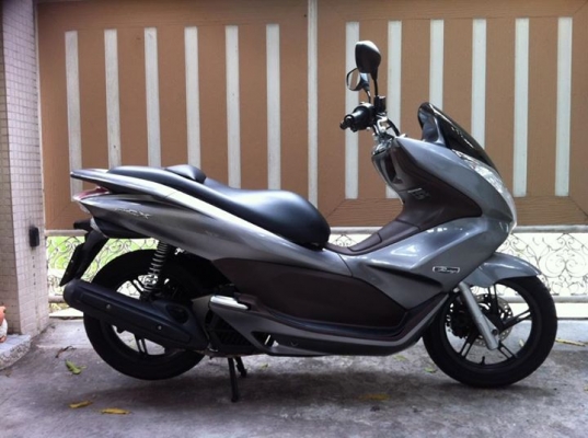 ขออนุญาติขาย HONDA PCX 125-i  สีพิเศษ เทาเมทัลลิค ฟรีค่าโอน