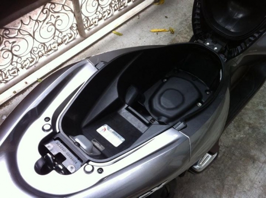 ขออนุญาติขาย HONDA PCX 125-i  สีพิเศษ เทาเมทัลลิค ฟรีค่าโอน