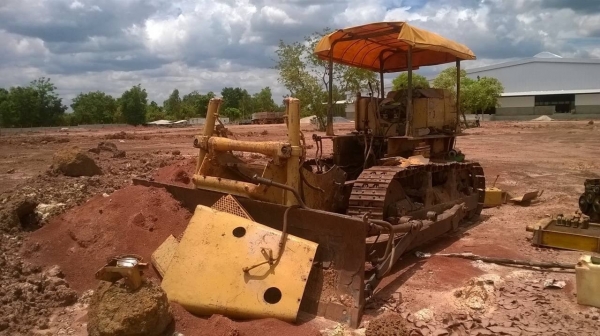 ขายถูก แทรคเตอร์ KOMATSU D5 สภาพต้องซ่อมเครื่อง หรือยกเครื่องใส่ใหม่ก็ใช้งานได้แล้ว ราคาต่อรองได้ครับ ขายถูก แทรคเตอร์ KOMATSU D5 สภาพต้องซ่อมเครื่อง หรือยกเครื่องใส่ใหม่ก็ใช้งานได้แล้ว ราคาต่อรองได้ครับ