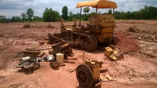 ขายถูก แทรคเตอร์ KOMATSU D5 สภาพต้องซ่อมเครื่อง หรือยกเครื่องใส่ใหม่ก็ใช้งานได้แล้ว ราคาต่อรองได้ครับ ขายถูก แทรคเตอร์ KOMATSU D5 สภาพต้องซ่อมเครื่อง หรือยกเครื่องใส่ใหม่ก็ใช้งานได้แล้ว ราคาต่อรองได้ครับ