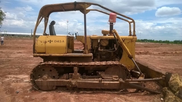 ขายแทรคเตอร์ KOMATSU D4 สภาพต้องซ่อมชุดเกียร์ อย่างอื่นไม่มีปัญหา ราคากันเองครับ ขายแทรคเตอร์ KOMATSU D4 สภาพต้องซ่อมชุดเกียร์ อย่างอื่นไม่มีปัญหา ราคากันเองครับ