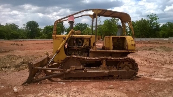 ขายแทรคเตอร์ KOMATSU D4 สภาพต้องซ่อมชุดเกียร์ อย่างอื่นไม่มีปัญหา ราคากันเองครับ ขายแทรคเตอร์ KOMATSU D4 สภาพต้องซ่อมชุดเกียร์ อย่างอื่นไม่มีปัญหา ราคากันเองครับ