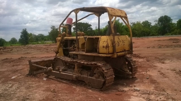 ขายแทรคเตอร์ KOMATSU D4 สภาพต้องซ่อมชุดเกียร์ อย่างอื่นไม่มีปัญหา ราคากันเองครับ ขายแทรคเตอร์ KOMATSU D4 สภาพต้องซ่อมชุดเกียร์ อย่างอื่นไม่มีปัญหา ราคากันเองครับ