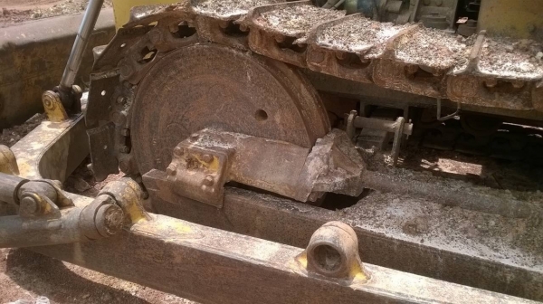 ขายแทรคเตอร์ KOMATSU D4 สภาพต้องซ่อมชุดเกียร์ อย่างอื่นไม่มีปัญหา ราคากันเองครับ ขายแทรคเตอร์ KOMATSU D4 สภาพต้องซ่อมชุดเกียร์ อย่างอื่นไม่มีปัญหา ราคากันเองครับ