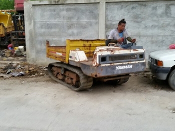 รถบรรทุก ดั๊มเปอร์ YANMAR: C25R แบบตีนตะขาบ เครื่องดีเซล 3 สูบ แทรคยาง = ราคา 145,000 บาท รถบรรทุก ดั๊มเปอร์ YANMAR: C25R แบบตีนตะขาบ เครื่องดีเซล 3 สูบ แทรคยาง = ราคา 145,000 บาท