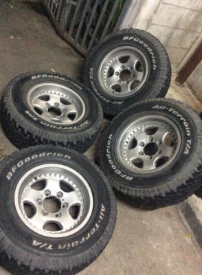 ขายล้อ พร้อมยาง BF ขอบ16  ครับ
