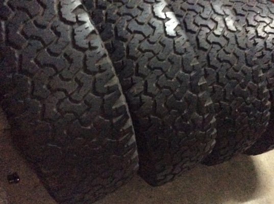 ขายล้อ ญี่ปุ่นแท้ พร้อมยาง BF ขอบ15  ยาง 31-10.5-15