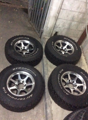 ขายล้อ ญี่ปุ่นแท้ พร้อมยาง BF ขอบ15  ยาง 31-10.5-15