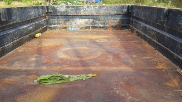 ขายด่วนกระบะเหล็กถอดลงจากISUZU NPR120ช่วงยาว4.3เมตรโทร0843923995