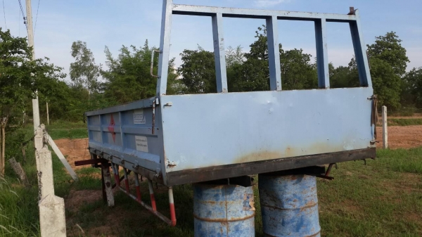 ขายด่วนกระบะเหล็กถอดลงจากISUZU NPR120ช่วงยาว4.3เมตรโทร0843923995