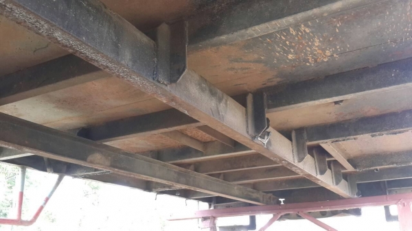 ขายด่วนกระบะเหล็กถอดลงจากISUZU NPR120ช่วงยาว4.3เมตรโทร0843923995