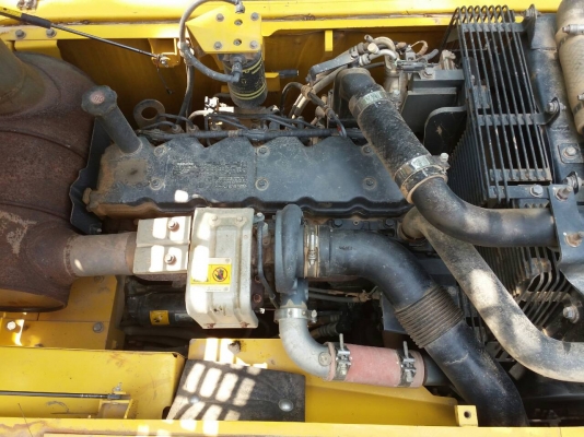 KOMATSU PC200-8