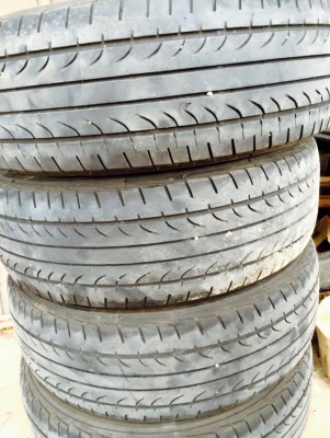 ขายยาง 215/70R15C ยางปี 14 ราคา 4500 บาท 4 เส้น