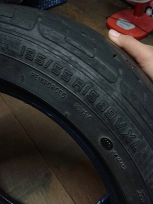 ยางรถเก๋ง 195/55/R15 ปี 12 หนึ่งชุด 4 เส้น สภาพดี ดอกยางเยอะ ยางรถเก๋ง 195/55/R15 ปี 12 หนึ่งชุด 4 เส้น สภาพดี ดอกยางเยอะ