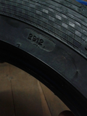 ยางรถเก๋ง 195/55/R15 ปี 12 หนึ่งชุด 4 เส้น สภาพดี ดอกยางเยอะ ยางรถเก๋ง 195/55/R15 ปี 12 หนึ่งชุด 4 เส้น สภาพดี ดอกยางเยอะ