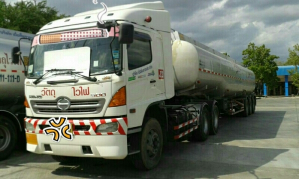 หัวลาก ฮีโน้ 380 ปี53 พร้อมหาง3เพา บรรทุกน้ำมัน 40,000ลิต สภาพดีสวยพรีอมใช้งาน