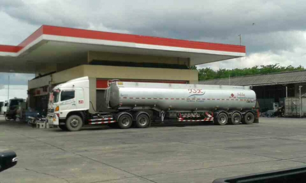 หัวลาก ฮีโน้ 380 ปี53 พร้อมหาง3เพา บรรทุกน้ำมัน 40,000ลิต สภาพดีสวยพรีอมใช้งาน หัวลาก ฮีโน้ 380 ปี53 พร้อมหาง3เพา บรรทุกน้ำมัน 40,000ลิต สภาพดีสวยพรีอมใช้งาน