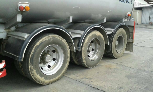 หัวลาก ฮีโน้ 380 ปี53 พร้อมหาง3เพา บรรทุกน้ำมัน 40,000ลิต สภาพดีสวยพรีอมใช้งาน หัวลาก ฮีโน้ 380 ปี53 พร้อมหาง3เพา บรรทุกน้ำมัน 40,000ลิต สภาพดีสวยพรีอมใช้งาน