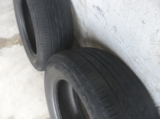 ยาง BRIDGESTONE 185/65R14ปี12 สวยๆ 1 คู่ ราคา 700 บาท ยาง BRIDGESTONE 185/65R14ปี12 สวยๆ 1 คู่ ราคา 700 บาท