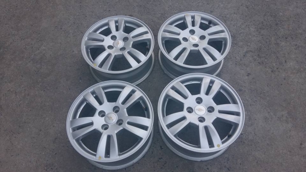 ขายล้อแม็ก chev sonic 15" สนใจติดต่อเล็กคลองสามครับ 081-3747940 ขายล้อแม็ก chev sonic 15" สนใจติดต่อเล็กคลองสามครับ 081-3747940