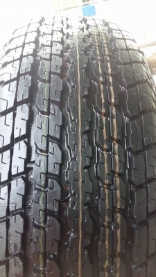ขายยางป้ายแดง Bridgestone dueler h/t 245/65r17 ยางผลิตสัปดาห์ที่27 ปี14 ตุ่มและสีที่หน้ายางมีทุกเส้นครับ ขายทั้งชุด 14,900 บาทครับ สนใจติดต่อเล็กคลองสามครับ 081-3747940