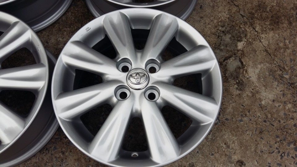 ขายล้อแม็ก toyota vios/yaris gt 15"&times;5.5" et45 4รู100 ล้อทำสีมาใหม่ครับ ไม่คด ไม่ดุ้ง ขายทั้งชุด 5,300 บาทครับ สนใจติดต่อเล็กคลองสามครับ 081-3747940