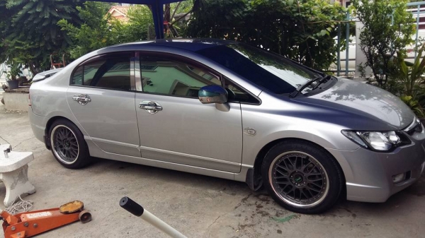 ขายล้อแม็กมือ2 lenso pda 17" พร้อมยางปี14 สนใจติดต่อเล็กคลองสามครับ 081-3747940