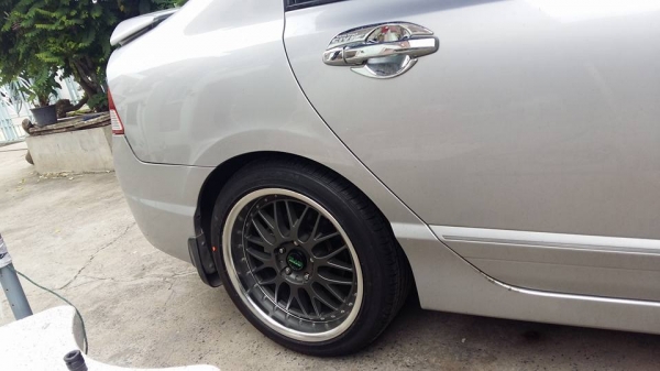 ขายล้อแม็กมือ2 lenso pda 17" พร้อมยางปี14 สนใจติดต่อเล็กคลองสามครับ 081-3747940