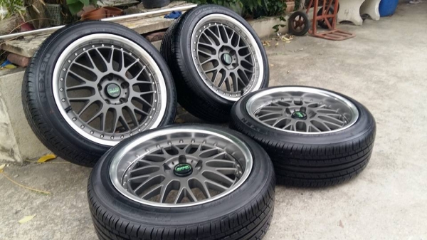 ขายล้อแม็กมือ2 lenso pda 17" พร้อมยางปี14 สนใจติดต่อเล็กคลองสามครับ 081-3747940