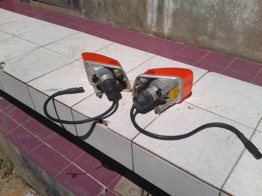 ขายไฟเลี้ยวporsche 928 ขายไฟเลี้ยวporsche 928