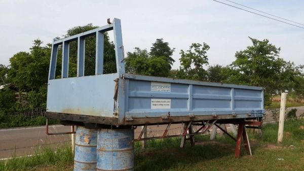 ขายด่วนกระบะเหล็กถอดลงจากรถISUZUยาว4.5เมตร คัชซีรองกระบะกว้าง75เซนติเมตรโทร0843923995