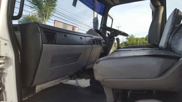 ขาย HINOFL1J 220 แรงม้า พื้นเรียบยาว 7.50 เมตร ขาย HINOFL1J 220 แรงม้า พื้นเรียบยาว 7.50 เมตร