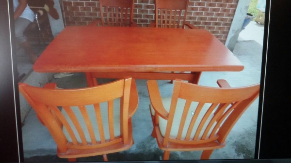 ขายโต๊ะไม้ยาง พร้อมเก้าอี้หมุนได้รอบ 4 ตัว (ตามรูป) อยู่เขตหนองแขม กรุงเทพฯ ขายโต๊ะไม้ยาง พร้อมเก้าอี้หมุนได้รอบ 4 ตัว (ตามรูป) อยู่เขตหนองแขม กรุงเทพฯ