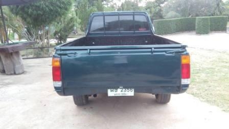 นิสสัน บิ๊กเอ็ม ฝาแดง