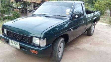 นิสสัน บิ๊กเอ็ม ฝาแดง