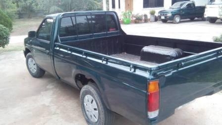 นิสสัน บิ๊กเอ็ม ฝาแดง