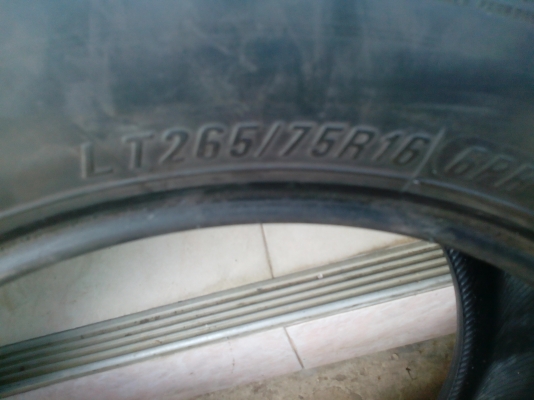 ขายยาง MAXXIS mud 762 ขนาด265/75/16 สวยๆครับ