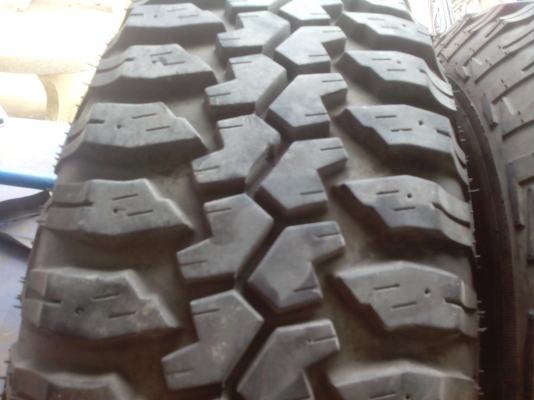 ขายยาง MAXXIS mud 762 ขนาด265/75/16 สวยๆครับ