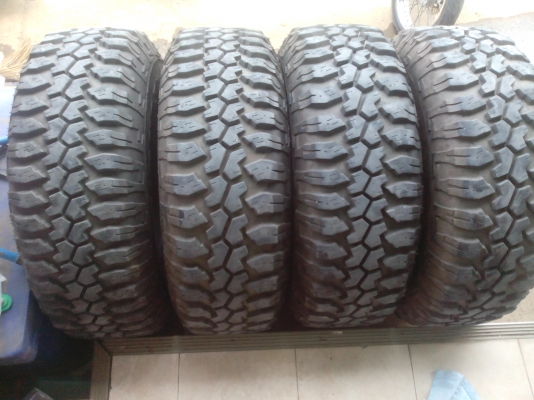 ขายยาง MAXXIS mud 762 ขนาด265/75/16 สวยๆครับ
