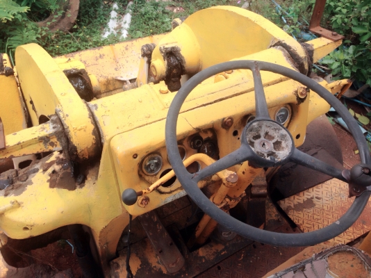 CAT 922 รถตักล้อยาง สภาพดีพร้อมทำงานได้เลยครับ เครื่องยนต์เดิมๆปั๊มเดิมแรงดีครับ บอดี้ภายนอกเดิมๆตักได้ประมาณ 1 คิว แขนเดิมๆยังไม่ต่อแขน ระบบไฮดรอลิกส์ดีไม่มีเยิ้ม ช่วงล่างแน่น ยางสภาพดีประมาณ 60\% พร้อมใช้งาน เอกสารสัญญาซื้อขาย ราคาต่อรองได้ครับ