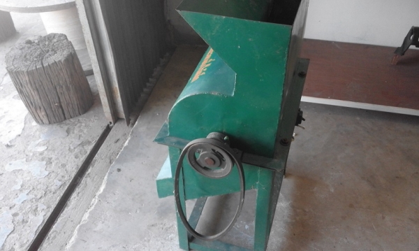 ขายเครื่องย่อยใบไม้เเละกิ่งไม้