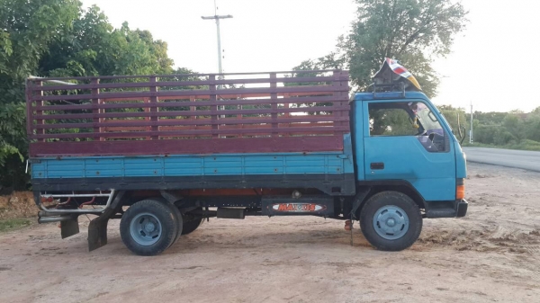 6ล้อMITSUBISHI CANTER เครื่องดี สภาพดี แชชซีสวย เอกสารพร้อมโอน 0857698049 0887115178